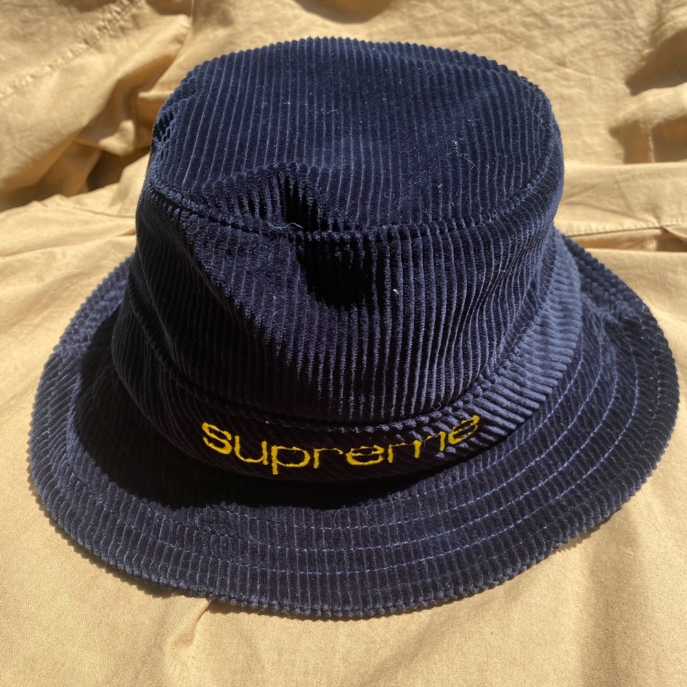 Supreme navy corduroy bucket hat s/m